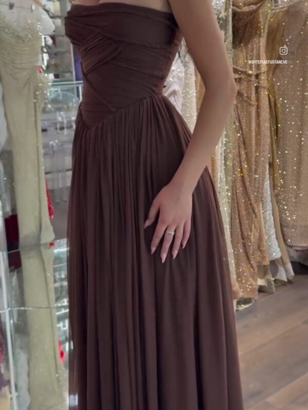 BROWN BELLE